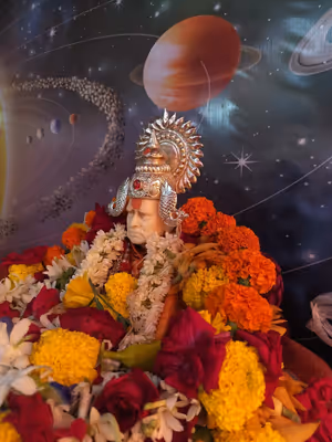 वार्षिक उत्सवातील रोषणाई